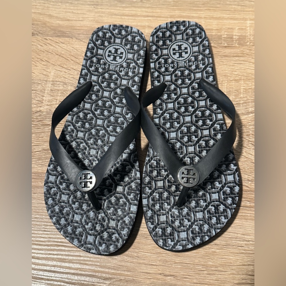 😎Tory Burch Black and Gray Sandals😎